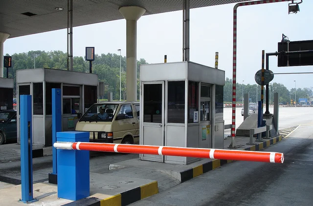 vehicle gates and barriers